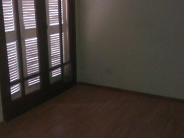 EXCELENTE PROPIEDAD EN FLORESTA 5 AMBIENTES CON DEPENDENCIA     AV DIRECTORIO  3579