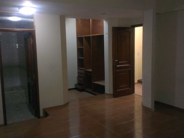 EXCELENTE PROPIEDAD EN FLORESTA 5 AMBIENTES CON DEPENDENCIA     AV DIRECTORIO  3579