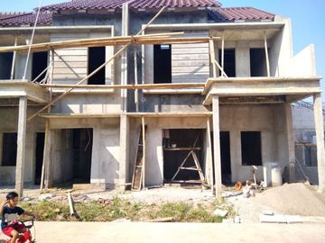 RUMAH 2 LANTAI DI KAWASAN BERKEMBANG