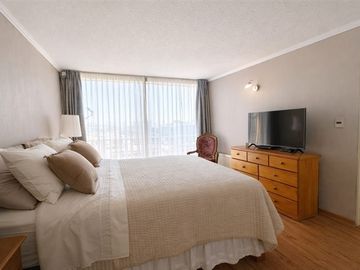 DEPARTAMENTO EN EXCELENTES CONDICIONES, CON ESTAC Y BODEGA