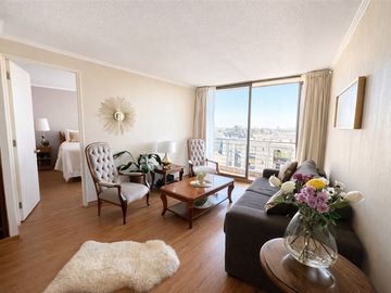 DEPARTAMENTO EN EXCELENTES CONDICIONES, CON ESTAC Y BODEGA