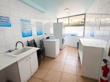 DEPARTAMENTO EN EXCELENTES CONDICIONES, CON ESTAC Y BODEGA