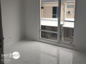 Disewakan Rumah Cluster Padova Milano Village Gading Serpong Tangerang Murah Masih Baru Siap Huni