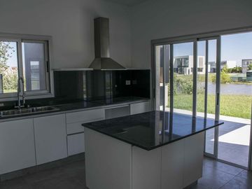 Casa en Venta 3 Ambientes El Cantón Maschwitz