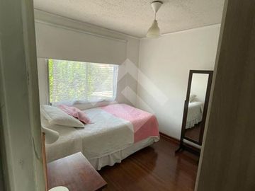 Vendo casa de dos pisos en comuna de La Florida, pareada po...