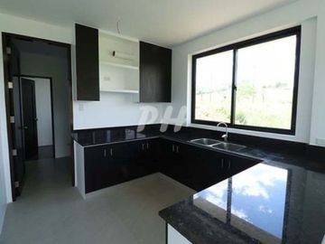 PH964 Elegant House and Lot in Antipolo City Near Marilaque