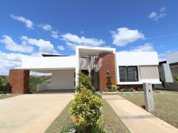 PH964 Elegant House and Lot in Antipolo City Near Marilaque