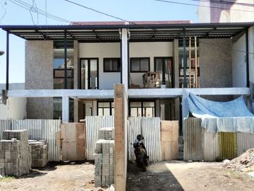 Bangunan Komersil Lux Modern Disayap Surya Soemantri Bandung