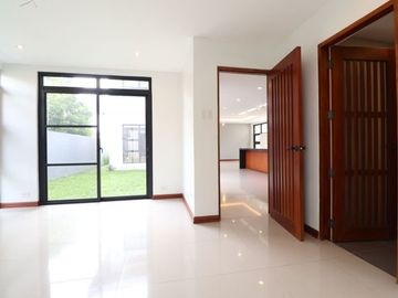 Spacious Brand New House and Lot for Sale at Executive Subd. w/ 5 Bedrooms, 4 Car Garage in Filinvest 2 PH1198