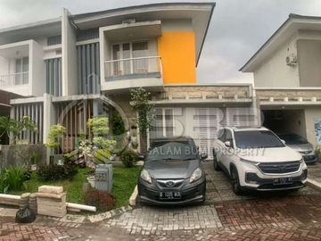 Rumah Dijual Jogja cantik 2lt perum elite jl kaliurang km 9 greenhills