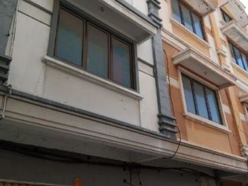 Ruko 4 lantai di komp Ruko HR. Muhammad Square