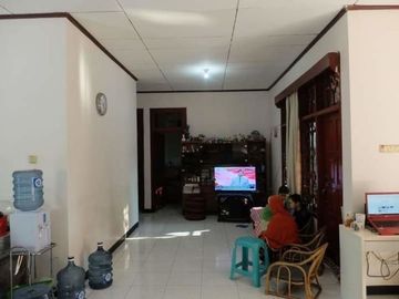Rumah villa paviliun cisarua parongpong bandung barat.
