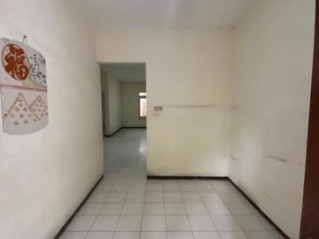 Rumah Darmo Permai, HOOK , Row jalan 2,5 mobil
