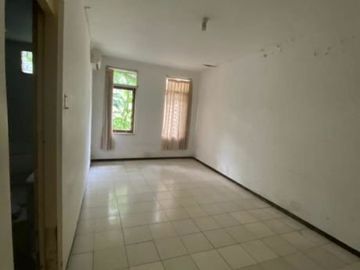 Rumah Darmo Permai, HOOK , Row jalan 2,5 mobil