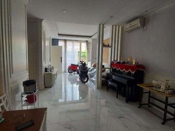 Rumah Murah 2 Lantai Semi Furnished Taman Wisata Regency