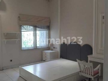 Disewakan Villa Resort Mediteranian Pik1