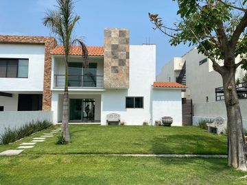 Casa en Fraccionamiento en José G Parres, Jiutepec, Morelos CAEN-Er-942-Fr