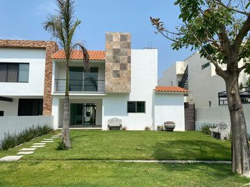 Casa en Fraccionamiento en José G Parres, Jiutepec, Morelos CAEN-Er-942-Fr