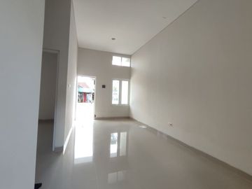 MURAH! RUMAH CANTIK TERBARU DI KLATEN TEPI JALAN SIAP HUNI LINGKUNGAN NYAMAN