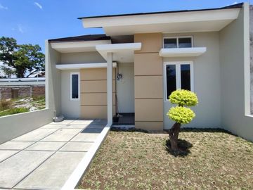 MURAH! RUMAH CANTIK TERBARU DI KLATEN TEPI JALAN SIAP HUNI LINGKUNGAN NYAMAN