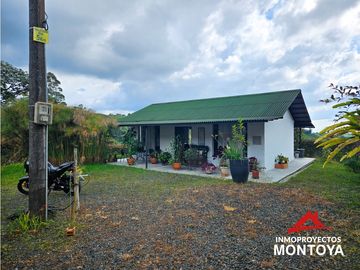 Casa campestre en condominio, sector El Manzano, vía Armenia