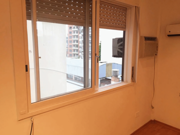 Departamento en Venta en Recoleta 1 ambiente 24 m2 lateral, silencioso, muy luminoso – Av. Córdoba 3400