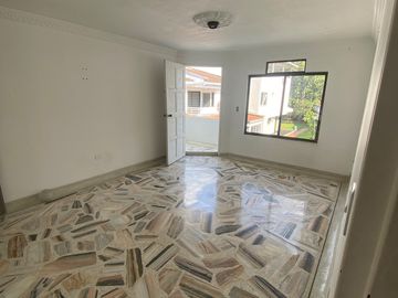 casa en venta en ciudad jardín. Cod V18330
