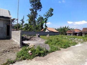 Jual Hunian Minimalis Pilihan dengan Halaman Luas di Manisrenggo