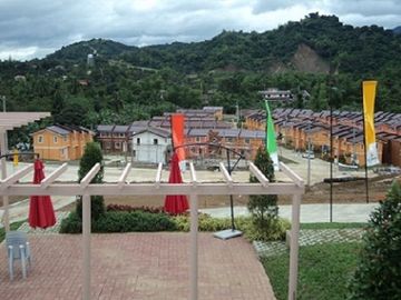 3 bedroom single attached house and lot for sale in Riverwalk Talamban Cebu.