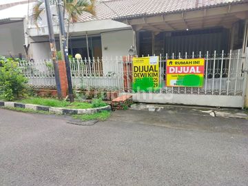 Rumah Lama 1 Lnt Lebar 10M Dekt LRT dan Fàsum