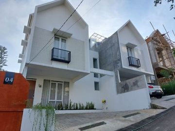 LIMITED 1 Unit Rumah Mewah ala Eropa 2LT di Cikutra Cicaheum Bandung