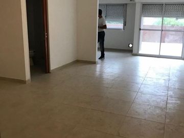 Versalles Venta con renta Monoambiente con balcon en Echenagucia al 1100.