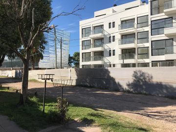 Chalet 2 Plantas 5 Ambientes Con Fondo Libre A Mts Au   PERMUTO MENOR VALOR
