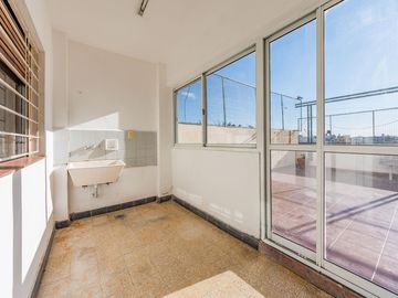 VENTA- Departamento 2 Dormitorios con Patio, Balcón en Barrio Arroyito, Rosario.