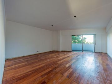 VENTA- Departamento 2 Dormitorios con Patio, Balcón en Barrio Arroyito, Rosario.