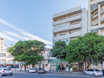 VENTA- Departamento 2 Dormitorios con Patio, Balcón en Barrio Arroyito, Rosario.
