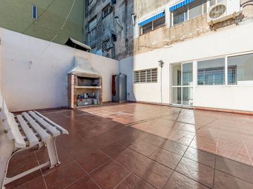 VENTA- Departamento 2 Dormitorios con Patio, Balcón en Barrio Arroyito, Rosario.