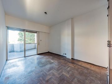 VENTA- Departamento 2 Dormitorios con Patio, Balcón en Barrio Arroyito, Rosario.