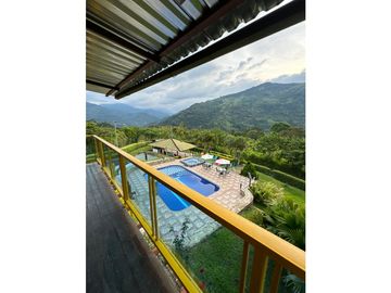FINCA  CON  4 CASAS PARA LA VENTA EN GENOVA QUINDO COLOMBIA