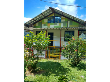 FINCA  CON  4 CASAS PARA LA VENTA EN GENOVA QUINDO COLOMBIA