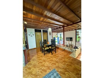 FINCA  CON  4 CASAS PARA LA VENTA EN GENOVA QUINDO COLOMBIA