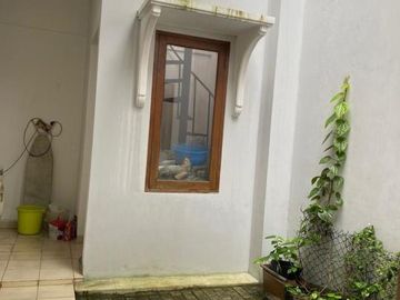 Rumah Modern 2 Lantai di Pangkalan Jati 3+1 Kamar Dekat MRT