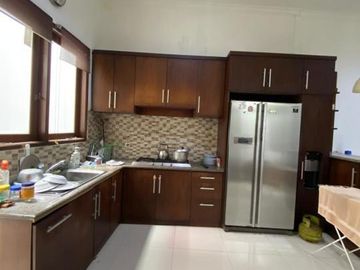 Rumah Modern 2 Lantai di Pangkalan Jati 3+1 Kamar Dekat MRT