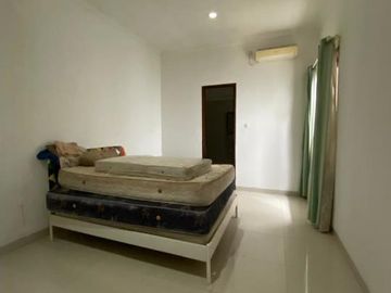 Rumah Modern 2 Lantai di Pangkalan Jati 3+1 Kamar Dekat MRT
