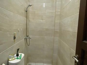 Rumah Modern 2 Lantai di Pangkalan Jati 3+1 Kamar Dekat MRT