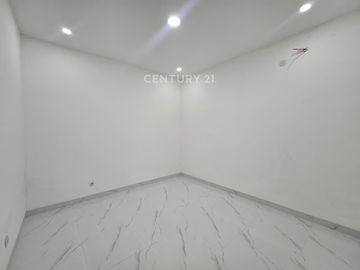 Rumah 2 Lantai Full Renov Taman Modern Cakung Jakarta Timur