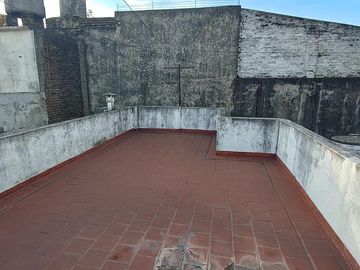 DEPARTAMENTO VENTA 2 AMBIENTES SEGUROLA 1412  3° (LANUS)