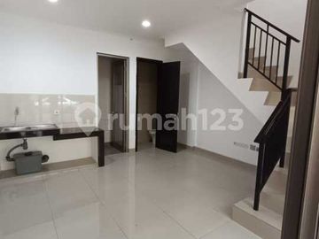 Disewakan Rumah 2Lt Cluster Arcadia Uk 4,5X10 Unfurnish Siap Huni