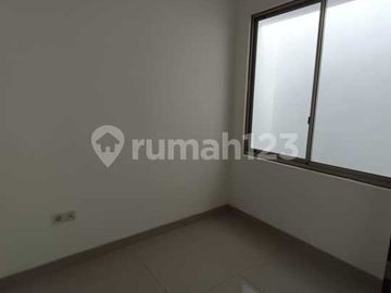 Disewakan Rumah 2Lt Cluster Arcadia Uk 4,5X10 Unfurnish Siap Huni