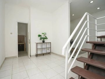 Rumah 2 lantai Free biaya full furnish di Pangkalan jati baru Cinere Depok